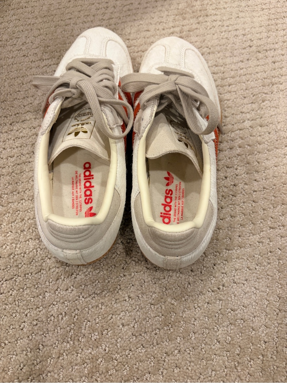 adidas Women’s Pony Hair White Sneakers with Orange/red Stripes, very cool! New - Picture 6 of 9